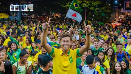 Nikolas classificou a associação com vídeo pornográfico como 'baixaria'