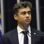 Nikolas aciona PF sobre indícios de uso de plataformas digitais para incentivar ataques em escolas