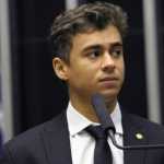 Nikolas critica Dino sobre regulação de redes sociais: 'ditadura da opinião'