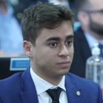 Nikolas após Dino comentar caso Roger Waters: ‘não dá um pio sobre Maduro’