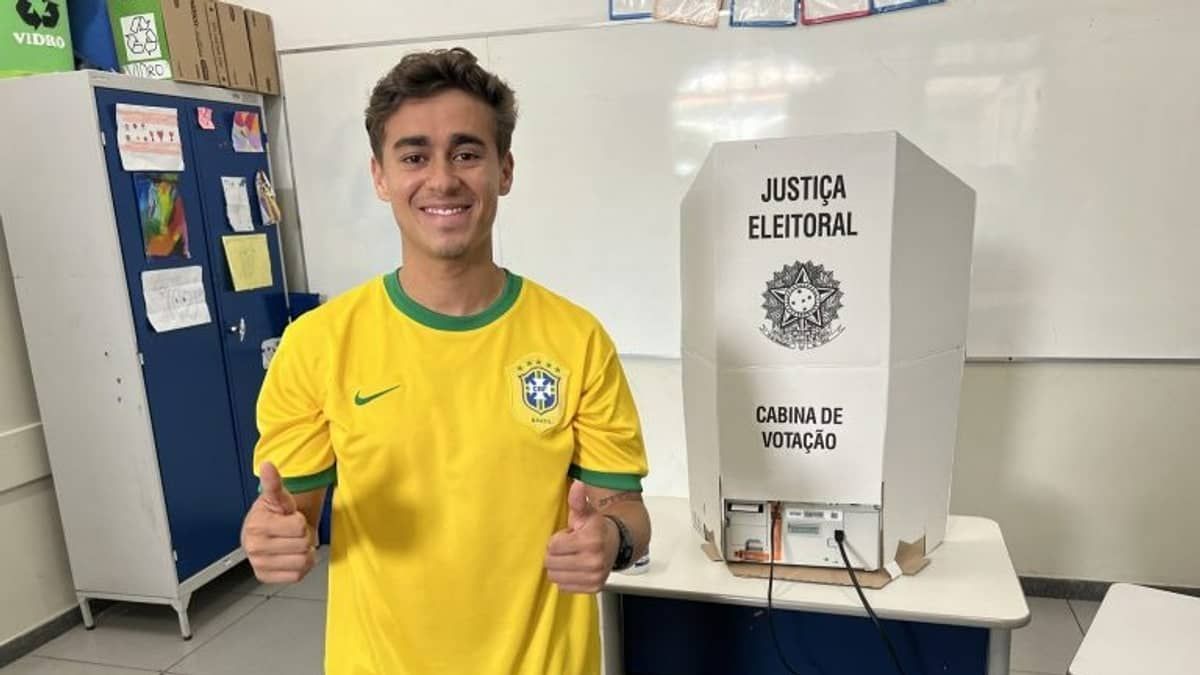 Nikolas Ferreira quer derrubar decretos de Lula sobre armas em primeira ação como deputado federal