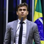 Justiça ordena que Nikolas exclua das redes postagens consideradas homofóbicas