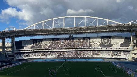 Nilton Santos pronto para receber o clássico