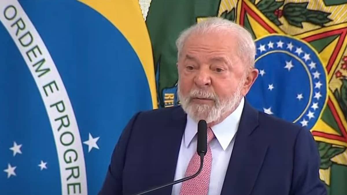 “Ninguém está pedindo um absurdo“, diz Lula ao criticar juros altos