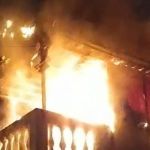 Vídeo: incêndio destrói venda de pé de moleque no interior de Minas