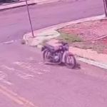 Vídeo: 'moto fantasma' circula em alta velocidade pelas ruas de Goiás