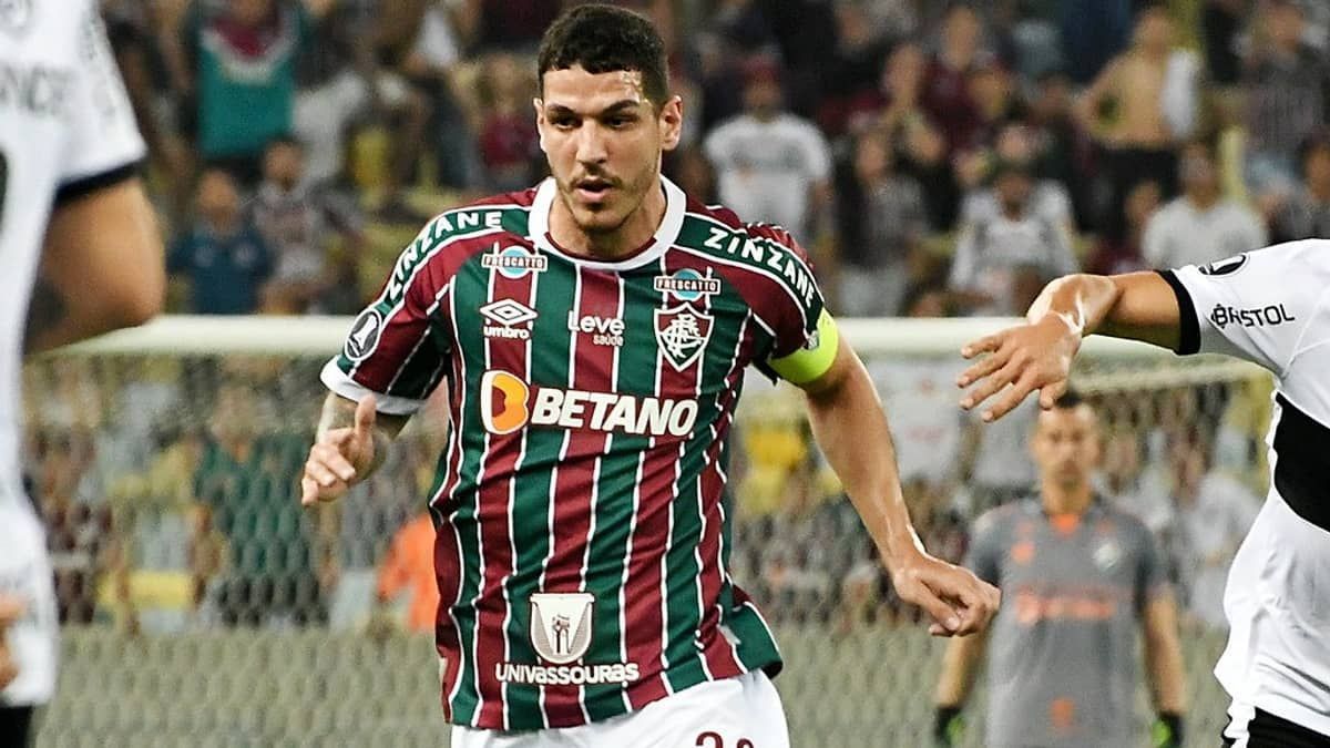 Fluminense treina pênaltis e liga alerta para bolas aéreas do Olimpia