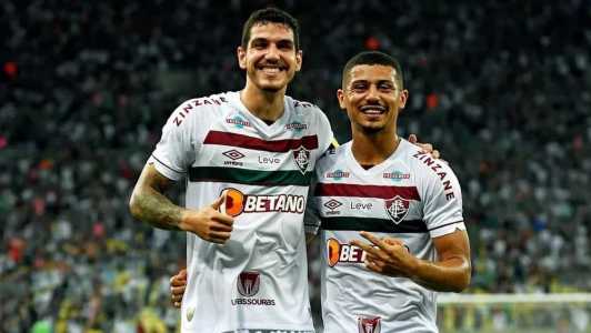 Nino está negociado com o futebol inglês, enquanto André aguarda propostas