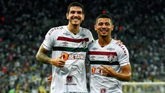 Nino está negociado com o futebol inglês, enquanto André aguarda propostas
