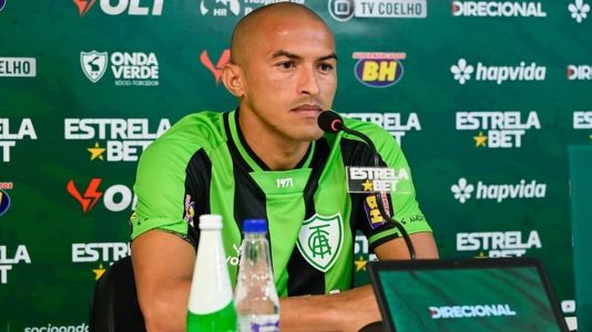 Nino Paraíba foi apresentado oficialmente pelo América nesta quinta-feira (5)