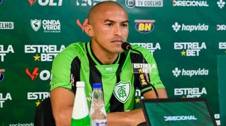 Nino Paraíba foi apresentado oficialmente pelo América nesta quinta-feira (5)