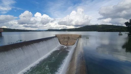 Nível da represa e vazão da água vêm sendo controladas pela Defesa Civil e Copasa