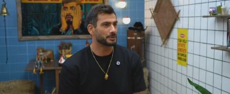 Nizam Hayek participou da 'Live do Eliminado' após eliminação de A Fazenda 17