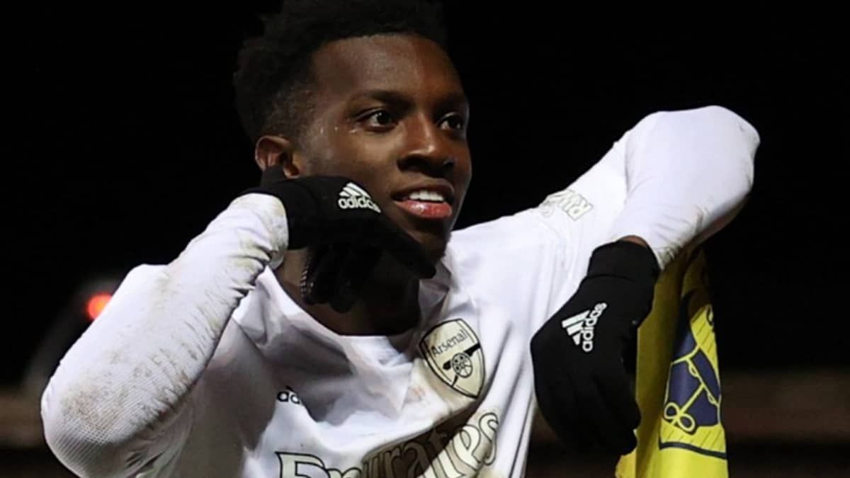 Arsenal brilha no segundo tempo, derrota Oxford e avança na Copa da Inglaterra