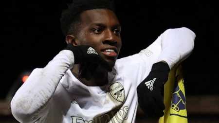 Nketiah marcou dois dos três gols da vitória do Arsenal na Copa da Inglaterra