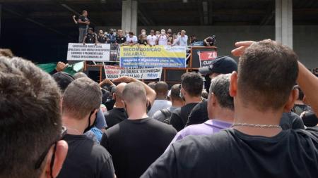 No ano passado, policiais fizeram manifestações por recomposição salarial