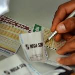 Mega-Sena: ninguém acerta seis números e prêmio vai a 160 milhões na quarta-feira