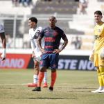 Sport desperdiça vantagem numérica, empata com a Ponte Preta e sai do G4