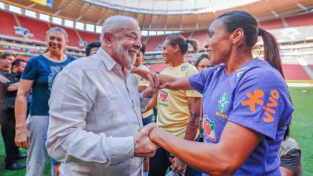 No mês passado, Lula foi a uma sessão de treinamento da Seleção Feminina em Brasília (DF)