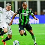 Pasinato brilha, América vence Corinthians e abre vantagem na Copa do Brasil