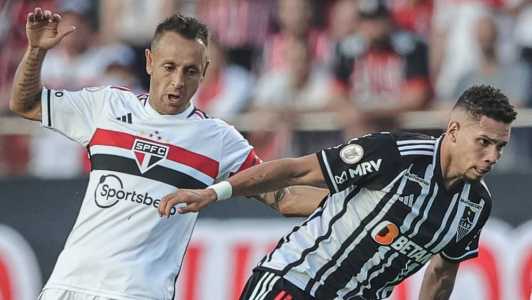 No primeiro turno, em 6 de agosto, no Morumbi, em São Paulo, Atlético venceu o Tricolor Paulista por 2 a 0, pela 18ª rodada da Série A