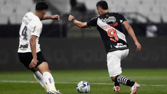 No primeiro turno, o Corinthians venceu o Vasco por 3 a 1, em Itaquera