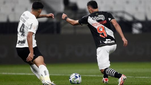 No primeiro turno, o Corinthians venceu o Vasco por 3 a 1, em Itaquera