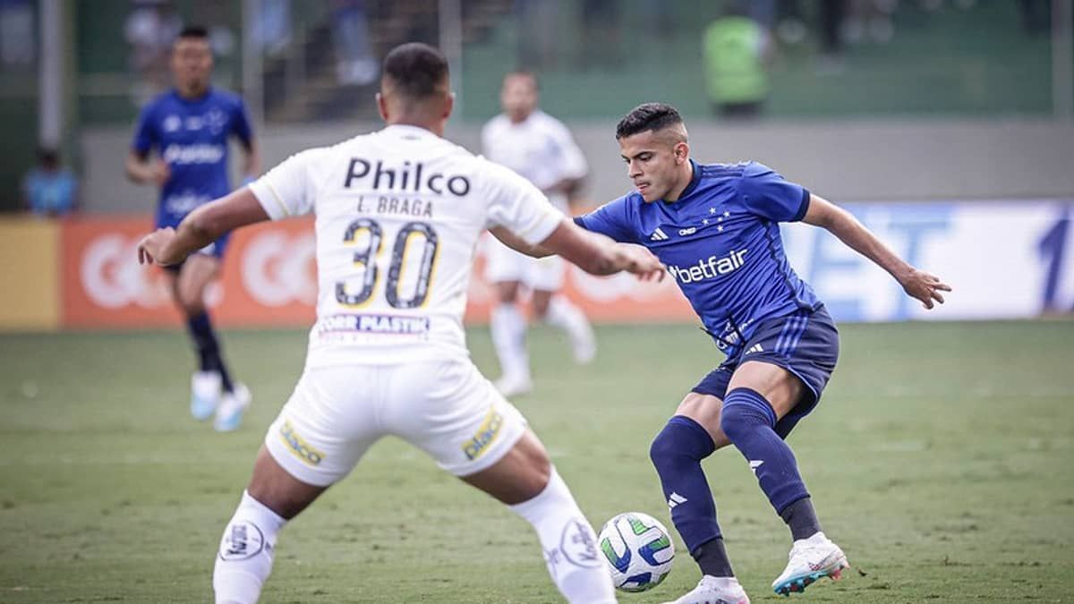 Santos e Cruzeiro se enfrentam na Vila Belmiro por vantagem histórica; entenda