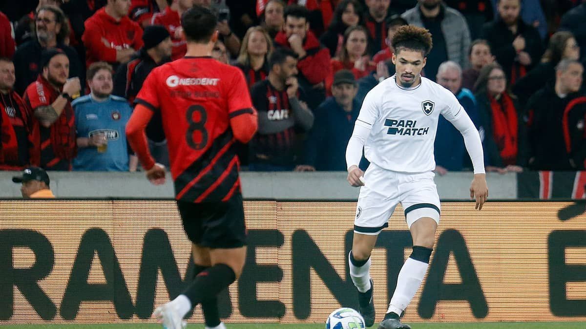 Botafogo x Athletico: as prováveis escalações para jogo do Brasileirão