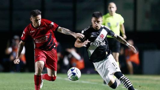 No primeiro turno, vitória do Athletico por 2 a 0, em São Januário