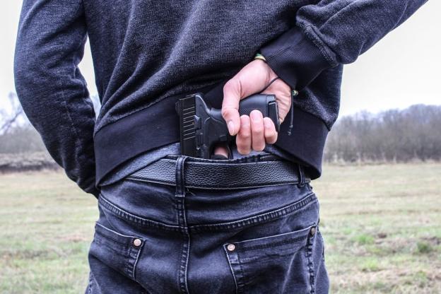 Porte de armas para oficiais de justiça é aprovado na Câmara dos Deputados após 21 anos