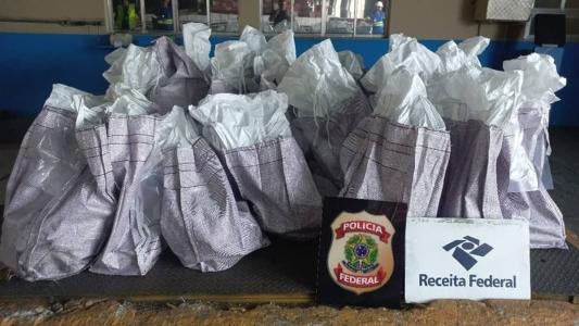 No total 561 kg de cocaína foram apreendidos