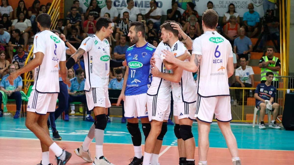 Invicto no Mineiro, Cruzeiro acelera preparação para clássico contra o Minas