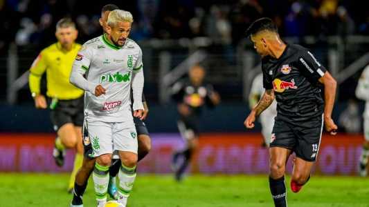 No último encontro entre os times, goleada do América por 4 a 1