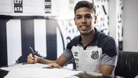 Nonato assinou com o Santos