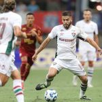 Nonato sente dores ao marcar gol e desfalca Fluminense na Sul-Americana
