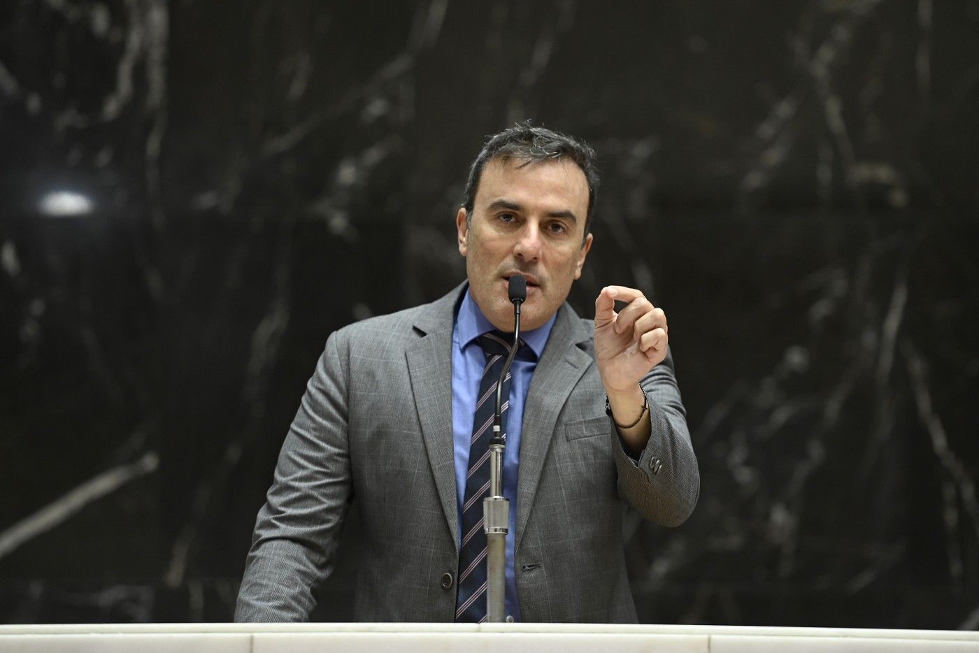 PSB repudia voto de deputados do próprio partido em PEC que libera privatização da Copasa