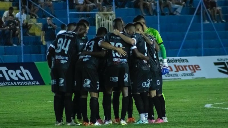Jogadores de clube mineiro sofrem com intoxicação alimentar horas antes de partida