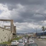 Motoristas relatam medo de assaltos em congestionamentos na Cristiano Machado, em BH