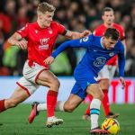 Chelsea sai na frente, mas sofre empate e segue mal no Campeonato Inglês