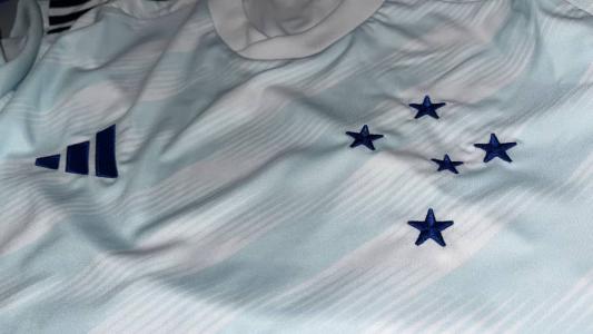 Nova camisa branca do Cruzeiro para a temporada 2023