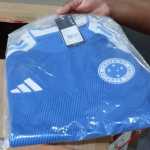 Vaza nova imagem de camisa do Cruzeiro um dia antes do lançamento; veja