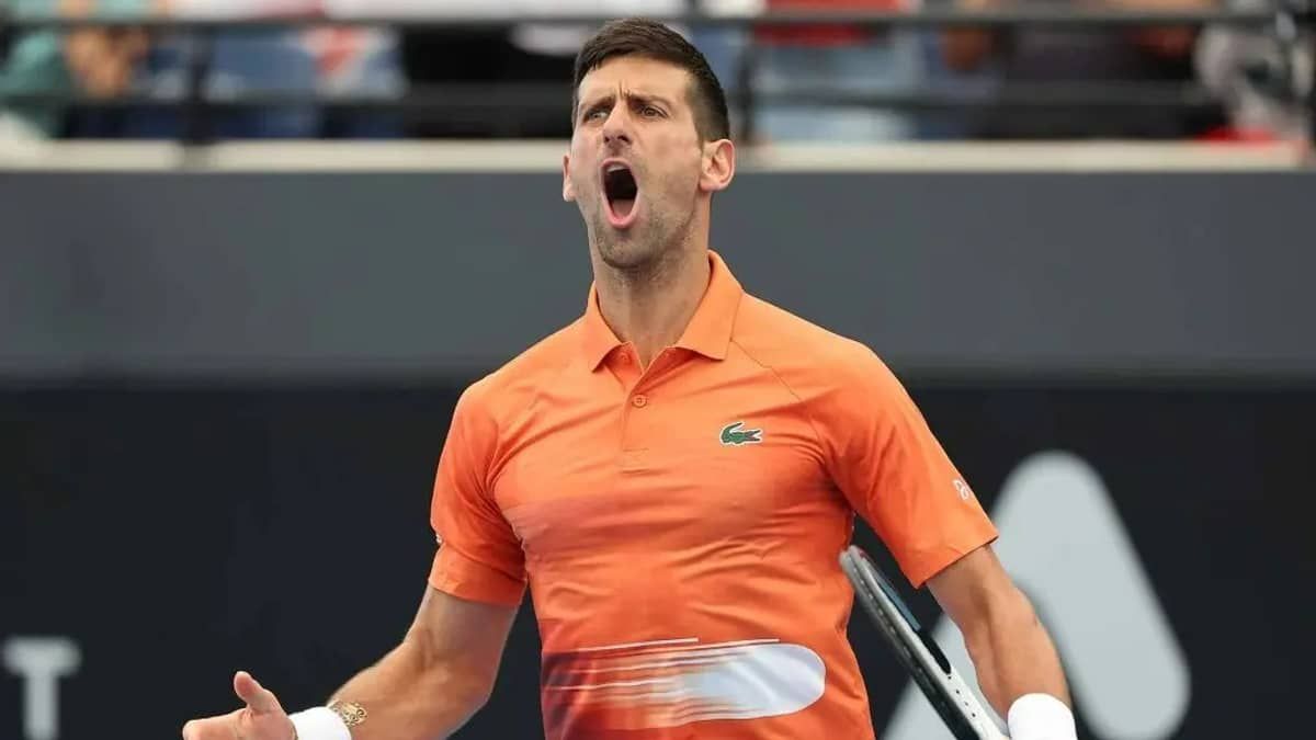 Djokovic bate Medvedev em Adelaide e se torna 4º tenista com mais finais
