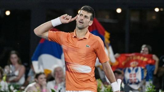 Novak Djokovic segue como número 1 do mundo, mesmo impedido de disputar Indian Wells