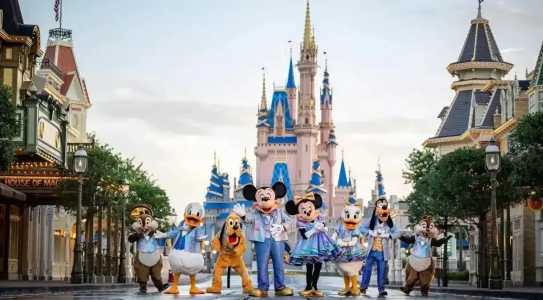 Viagem à Disney fica R$ 1 mil mais barata com queda do dólar | CNN Brasil