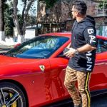 Atacante do América compra carro de luxo avaliado em mais de R$ 3 milhões; fotos