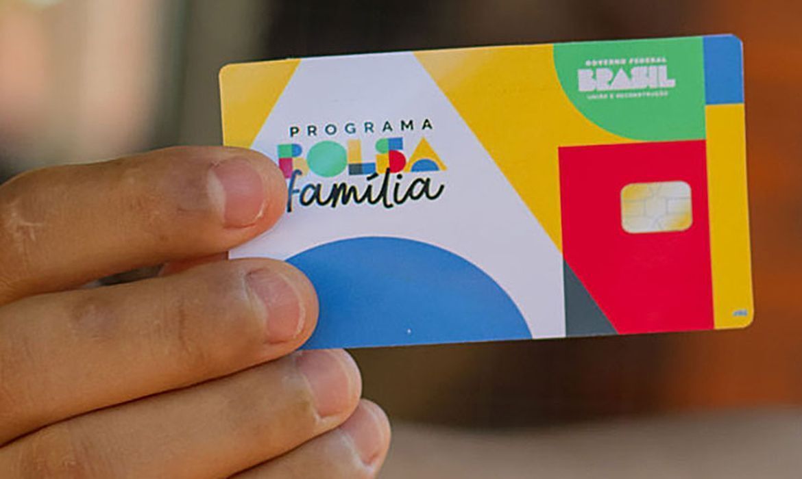 Bolsa Família: Caixa paga beneficiários com NIS de final 7 nesta terça (27)