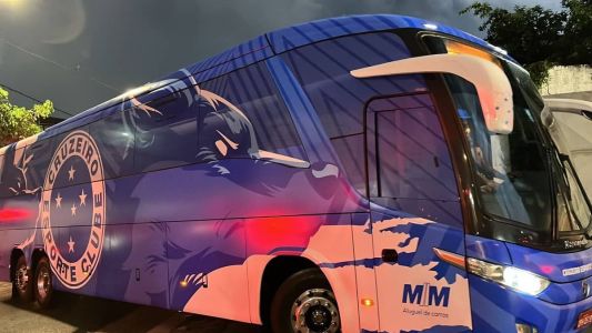 Novo ônibus do Cruzeiro já foi usado na ida para o clássico desta segunda (13)