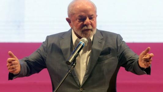 Novo PAC é o começo do terceiro mandato e ministros vão ter que cumprir o que foi aprovado, diz Lula.