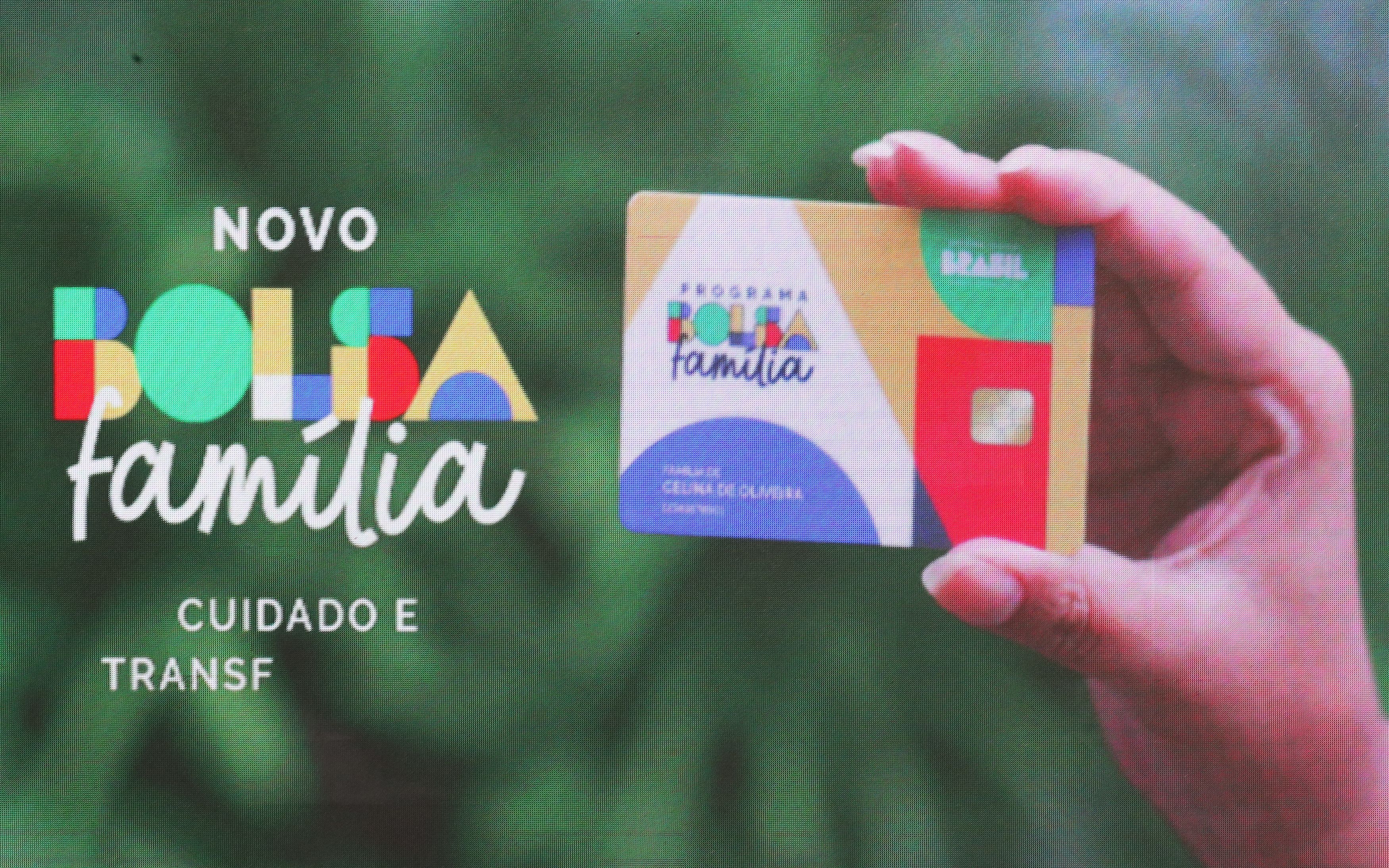 Caixa paga novo Bolsa Família a beneficiários com NIS de final 2